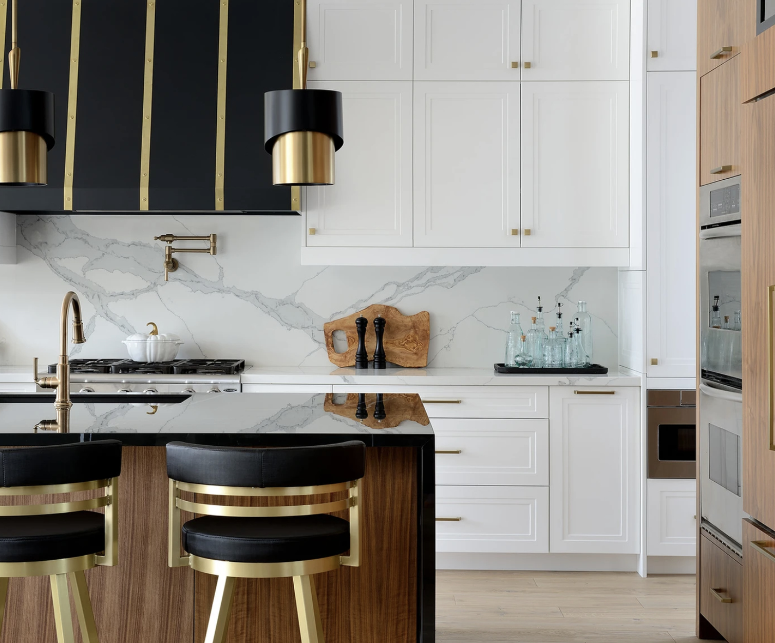 White kitchen with gold hardware